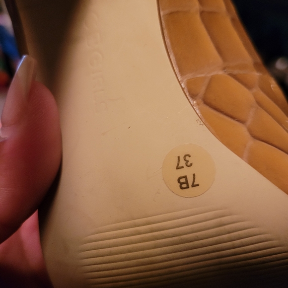 BCBG Heels 👠 EUC size 7 - Picture 8 of 8